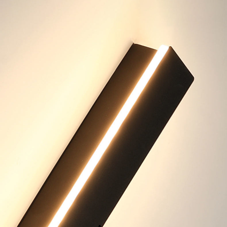 Linear Shape Wall Mount Lamp Modern Style Metal Sconce Lamp in Black for Exterior Wall