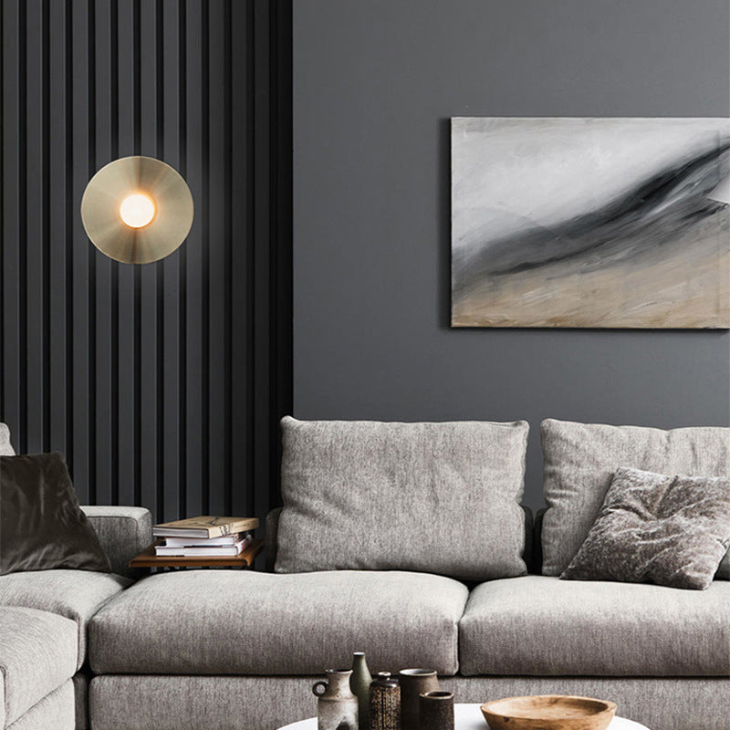 Modern Style Wall Lamp Metallic Wall Light Sconce for Bedroom