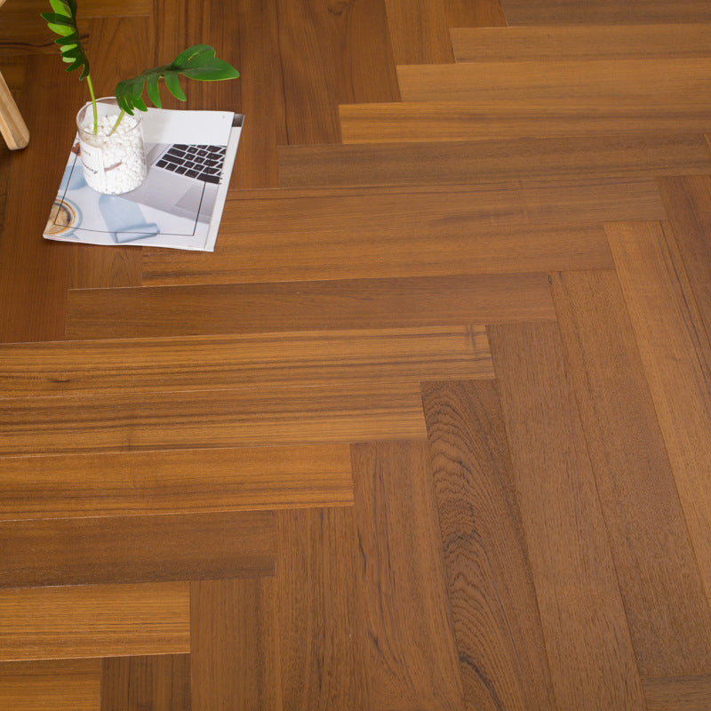 Retro Wooden Laminate Flooring Fade Resistant Click Lock Laminate Floor