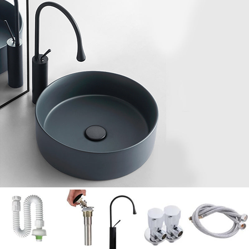 Bathroom Sink Oval Ceramic Basin Bathroom Sink with Drain Assembly