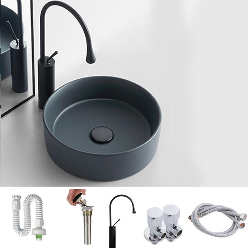 Bathroom Sink Oval Ceramic Basin Bathroom Sink with Drain Assembly
