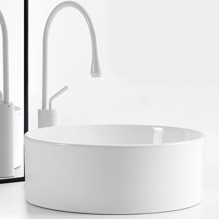 Bathroom Sink Oval Ceramic Basin Bathroom Sink with Drain Assembly