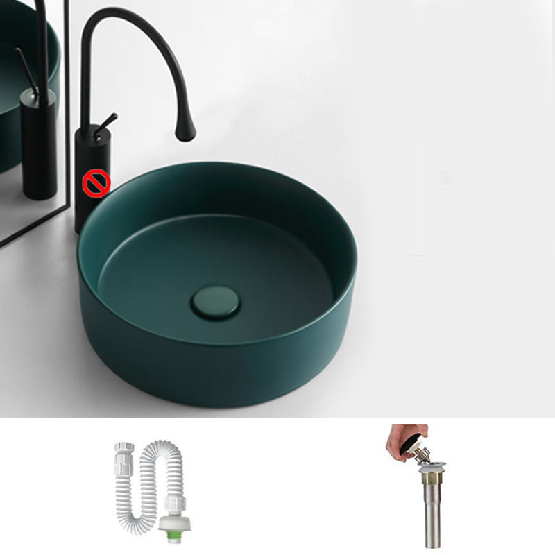 Bathroom Sink Oval Ceramic Basin Bathroom Sink with Drain Assembly