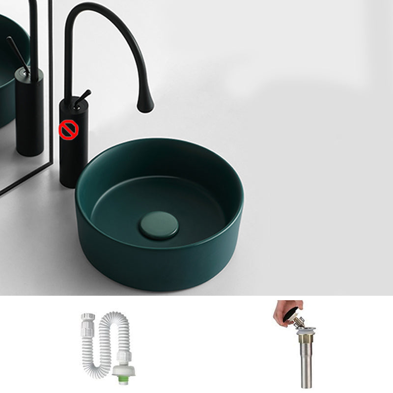 Bathroom Sink Oval Ceramic Basin Bathroom Sink with Drain Assembly