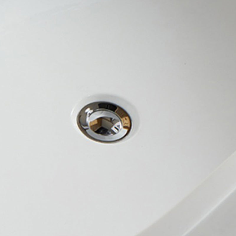 Contemporary Freestanding Soaking Bathtub Oval Slipper Acrylic Bathtub