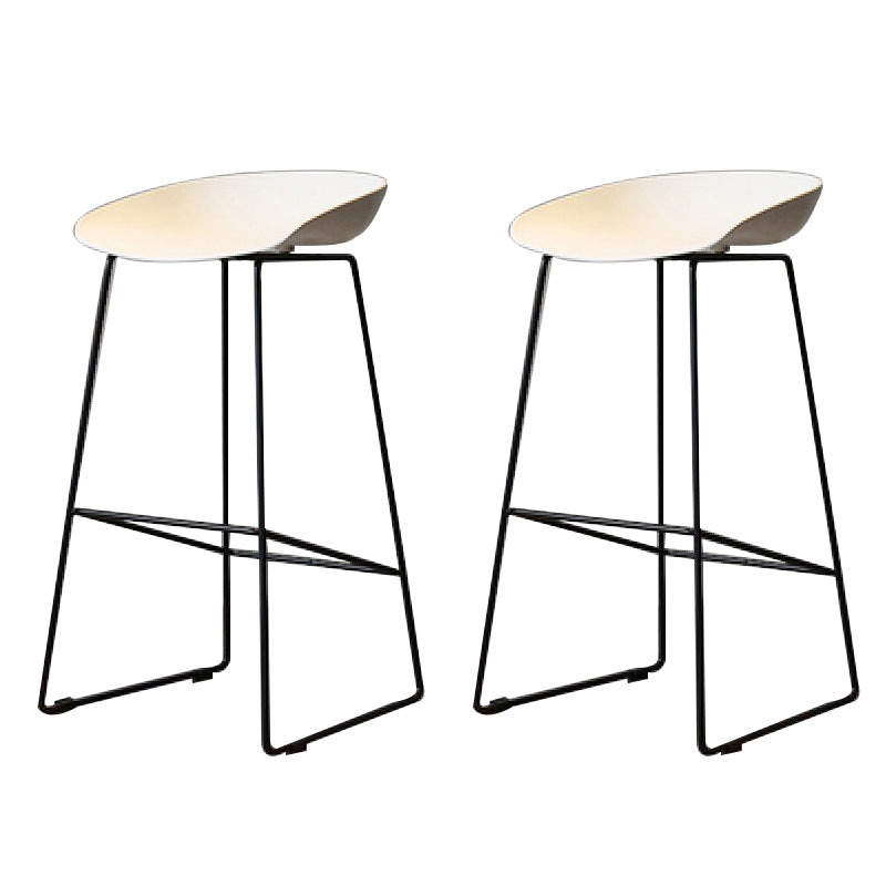 Contemporary Plastic Dining Stools Armless Bar Stools with Footrest