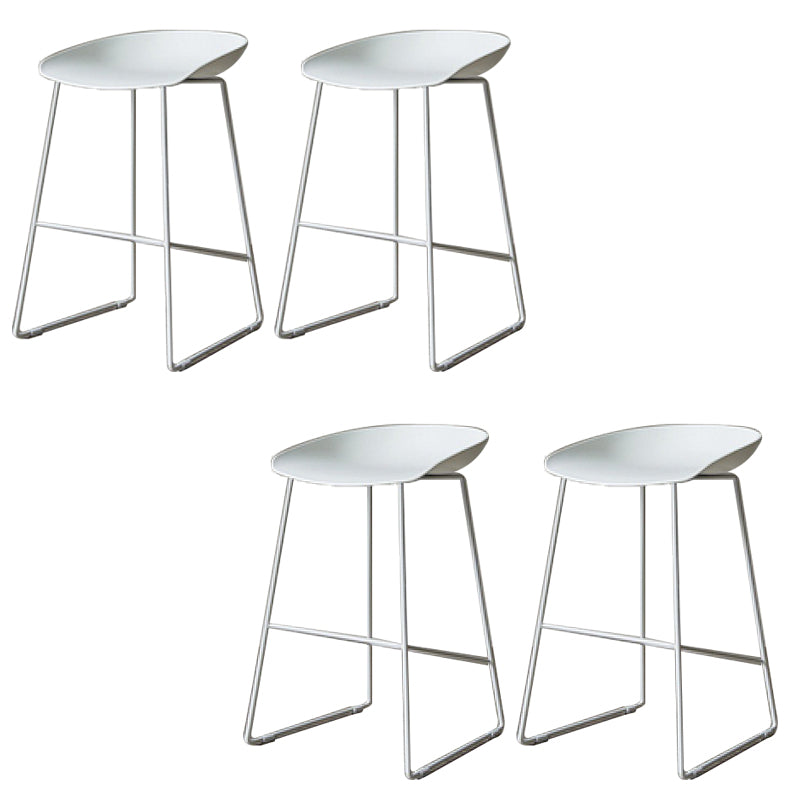 Contemporary Plastic Dining Stools Armless Bar Stools with Footrest