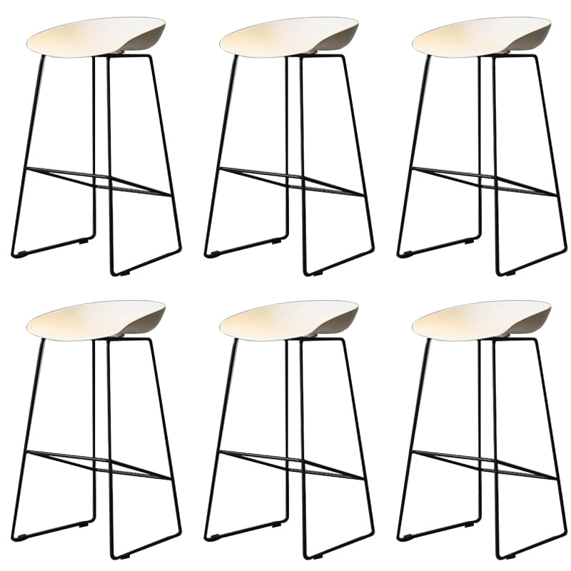 Contemporary Plastic Dining Stools Armless Bar Stools with Footrest
