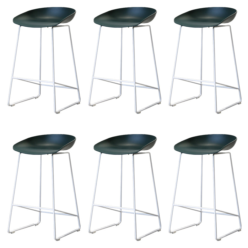 Contemporary Plastic Dining Stools Armless Bar Stools with Footrest