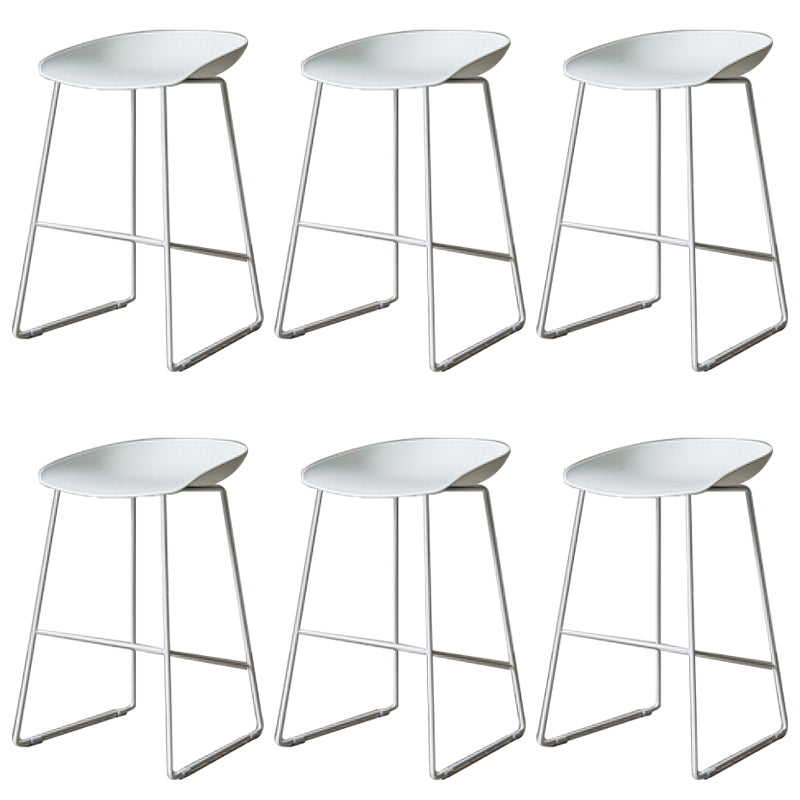 Contemporary Plastic Dining Stools Armless Bar Stools with Footrest