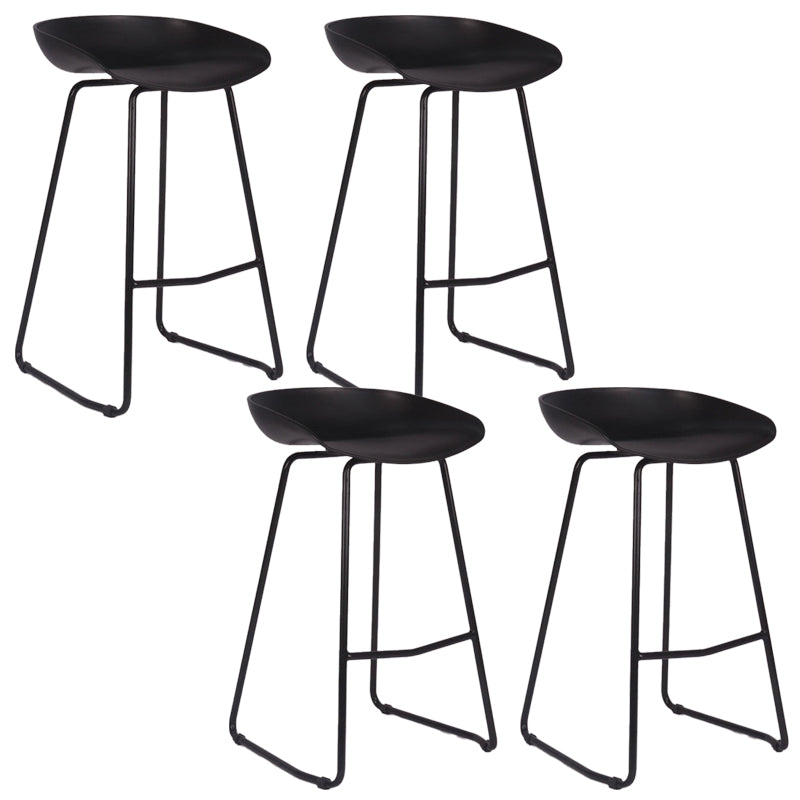 Contemporary Plastic Bar Stool Armless Dining Stool with Metal Base