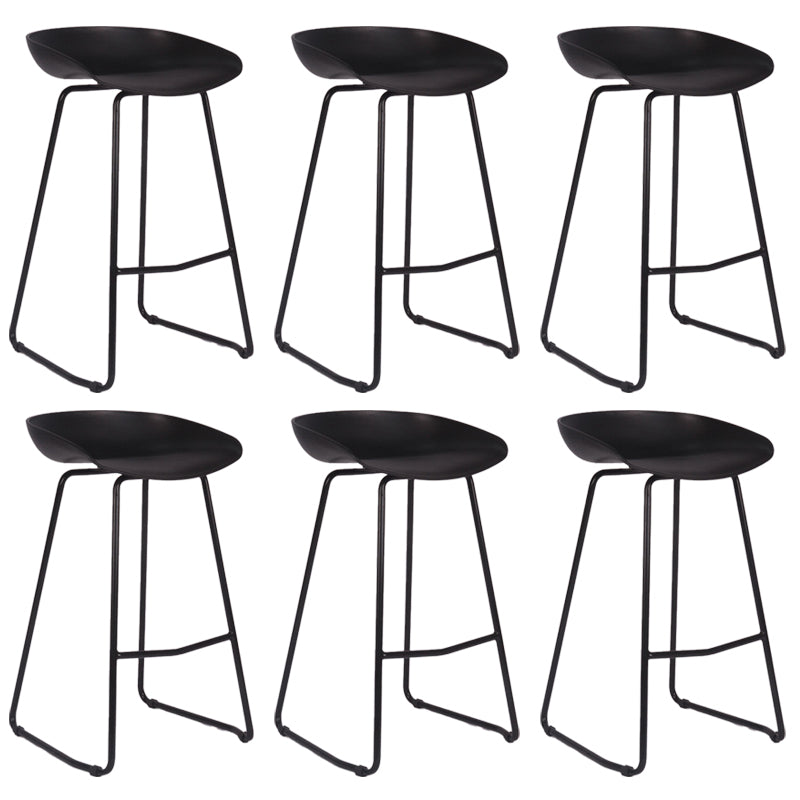 Contemporary Plastic Bar Stool Armless Dining Stool with Metal Base