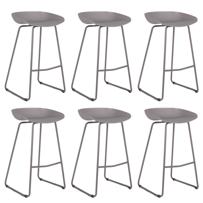 Contemporary Plastic Bar Stool Armless Dining Stool with Metal Base