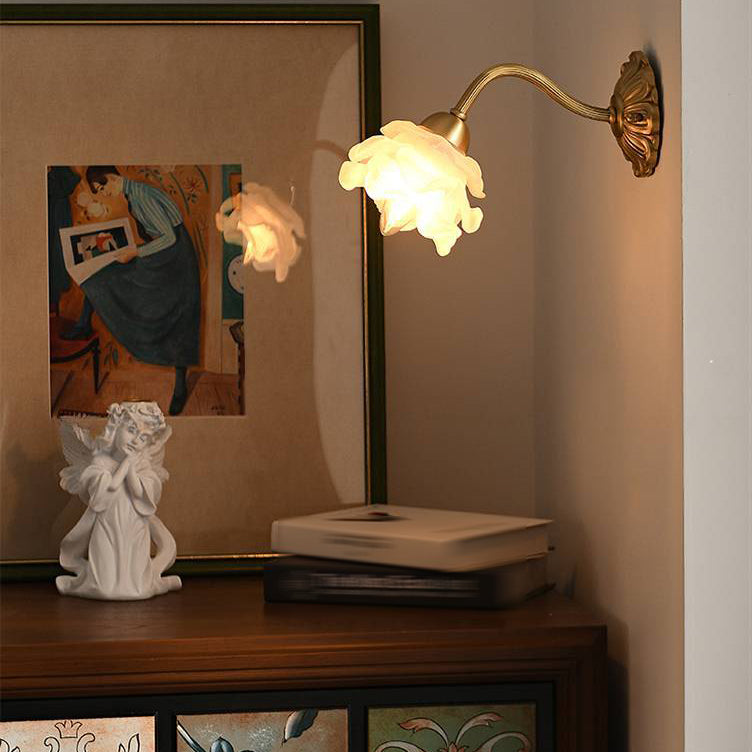 Flower Shape Glass Vanity Sconce Light Modern Style 1-Light Vanity Mirror Lights in Brass