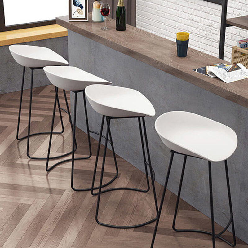 Industrial Plastic Bar Stool Armless Dining Stool with Metal Base