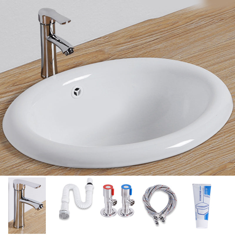 Modern Style Bathroom Sink Oval Porcelain Undermount Bathroom Sink