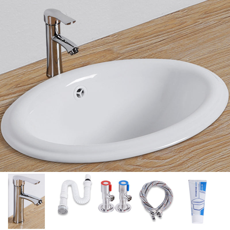 Modern Style Bathroom Sink Oval Porcelain Undermount Bathroom Sink