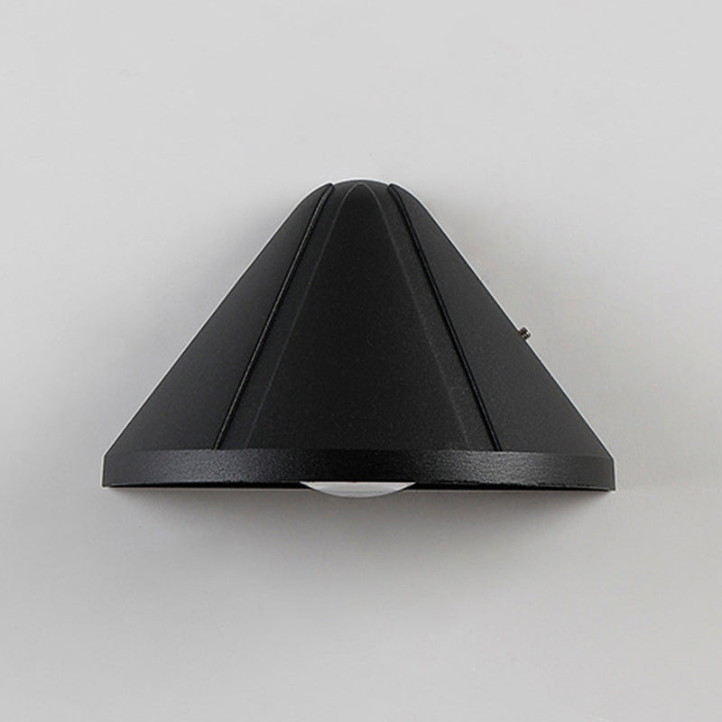 Cone Modern LED Wall Mount Aluminum Wall Light in Black / White