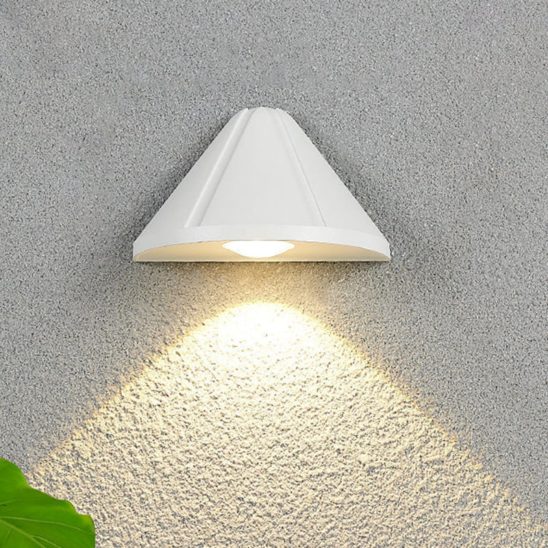 Triangle Shape Wall Lamp Modern Style Metal 1 Light Wall Light in Black/White