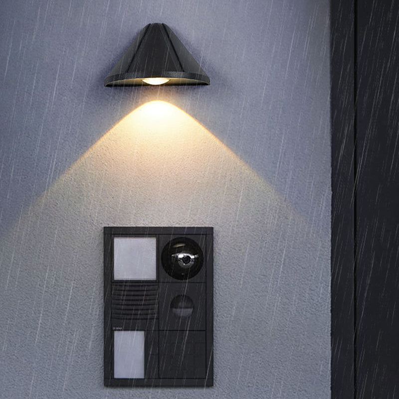 Triangle Shape Wall Lamp Modern Style Metal 1 Light Wall Light in Black/White