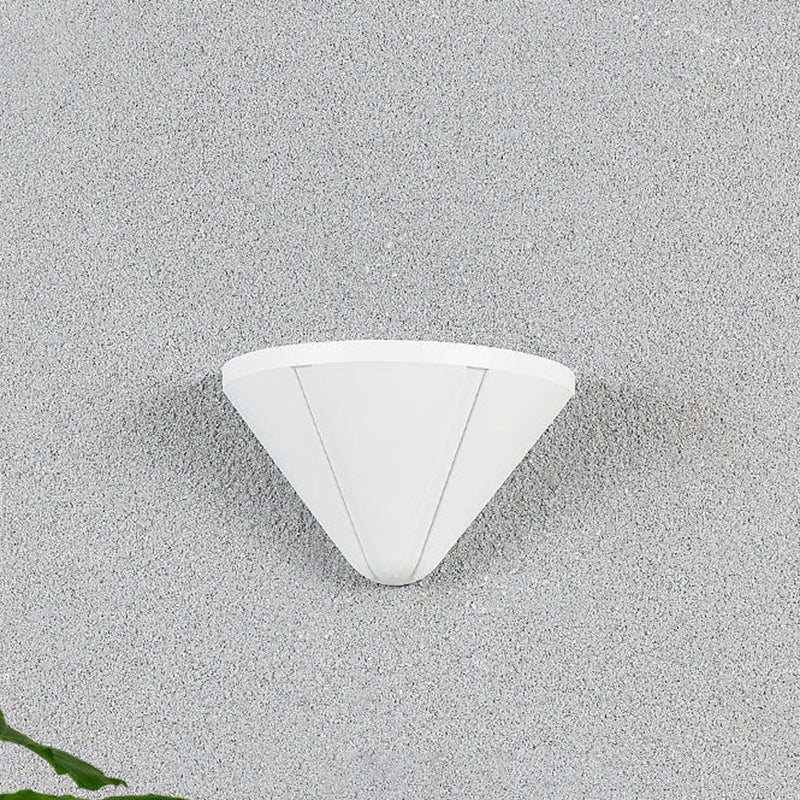 Triangle Shape Wall Lamp Modern Style Metal 1 Light Wall Light in Black/White