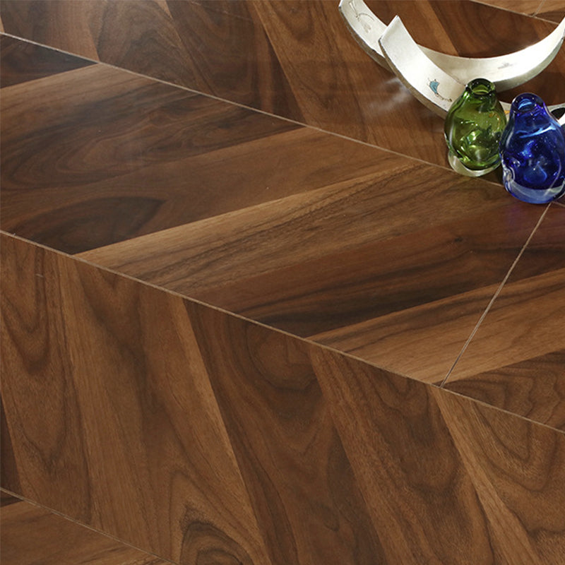 Wooden Modern Laminate Flooring Click Lock Stain Resistant Plank Flooring