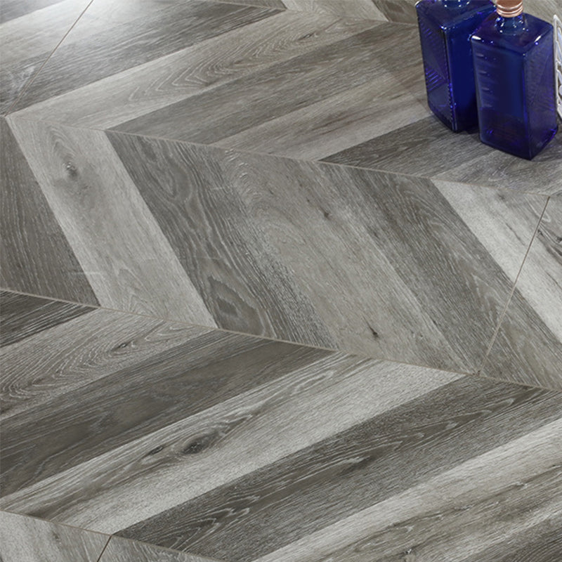 Wooden Modern Laminate Flooring Click Lock Stain Resistant Plank Flooring