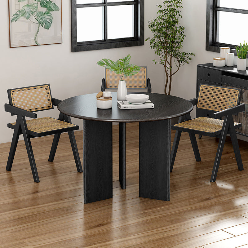 Modern Style Round Dining Table Solid Wood Dining Table in Black