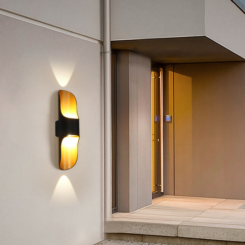 Single Black Modernism Wall Mounted Sconce Metallic Wall Light