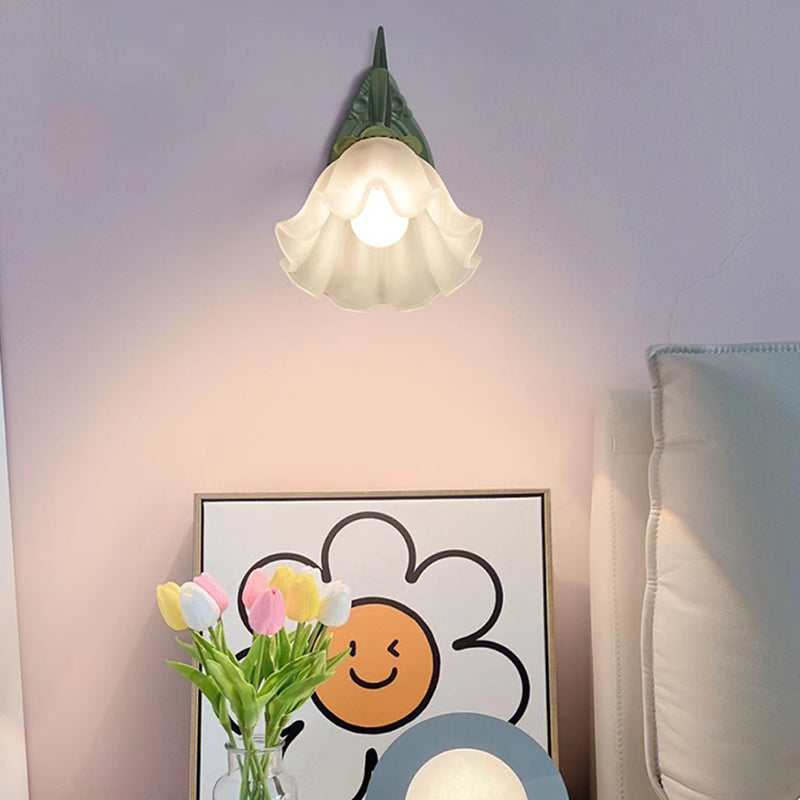 Flower Shape Glass Wall Lighting Modern Style 1 Light Wall Mounted Light in Green