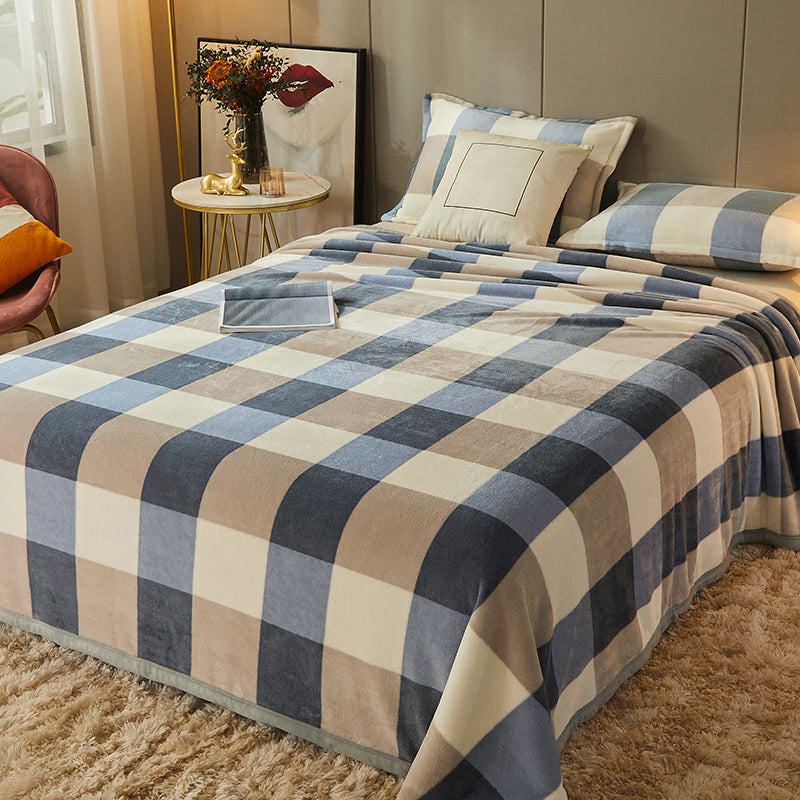 Non-Pilling Sheet Cartoon Painting Flannel Breathable Soft Fade Resistant Bed Sheet