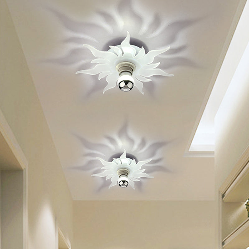 Corredor de 1 luz Semi Flush Mount Nordic White LED Flexure con tono acrílico, luz blanca/cálida