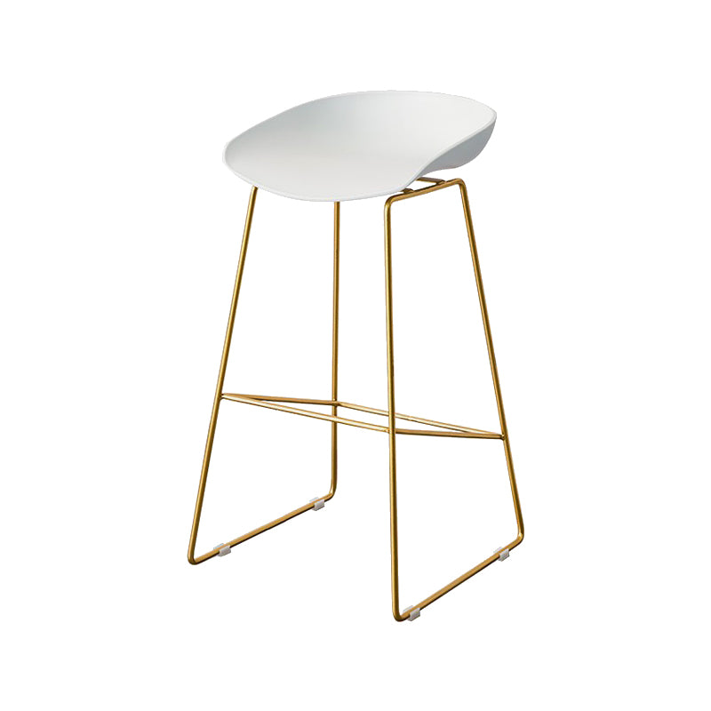 Scandinavian Metal Bar Stool Acrylic Patio Bar Stool with Gold Base