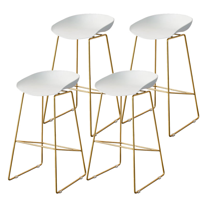 Scandinavian Metal Bar Stool Acrylic Patio Bar Stool with Gold Base