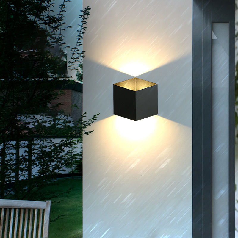 Geometric Shape Wall Lamp Modern Style Metal 2 Lights Wall Lights in White/Black