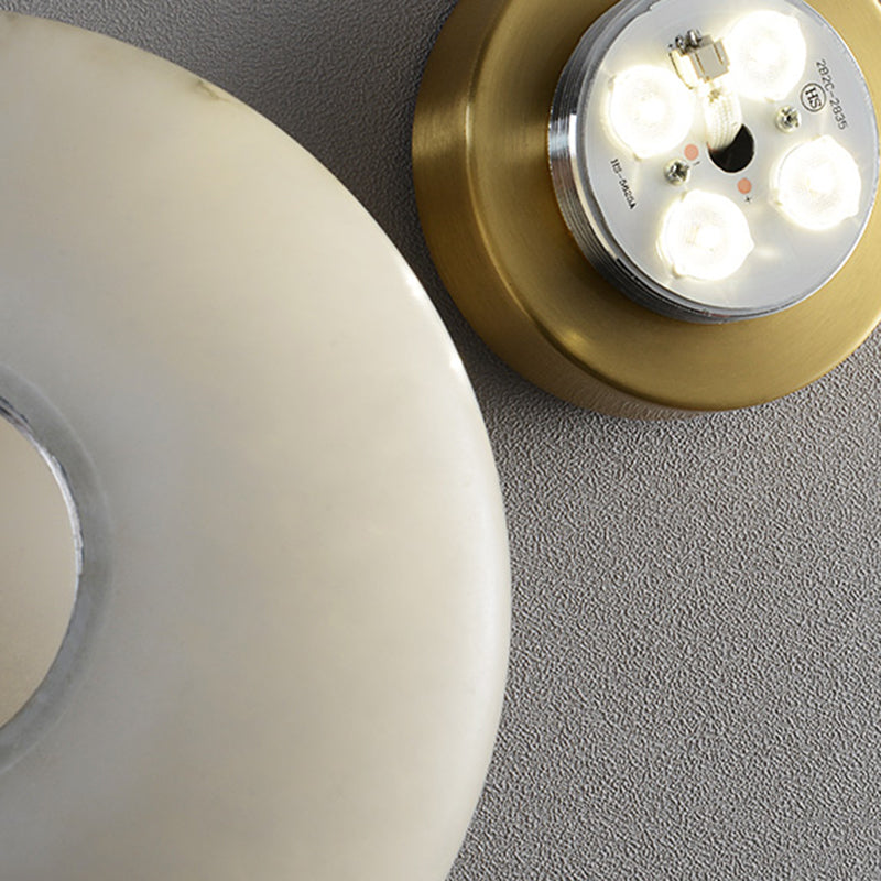 Round Shape Metal Vanity Light Modern Style 1 Light Vanity Light Fixture in Gold