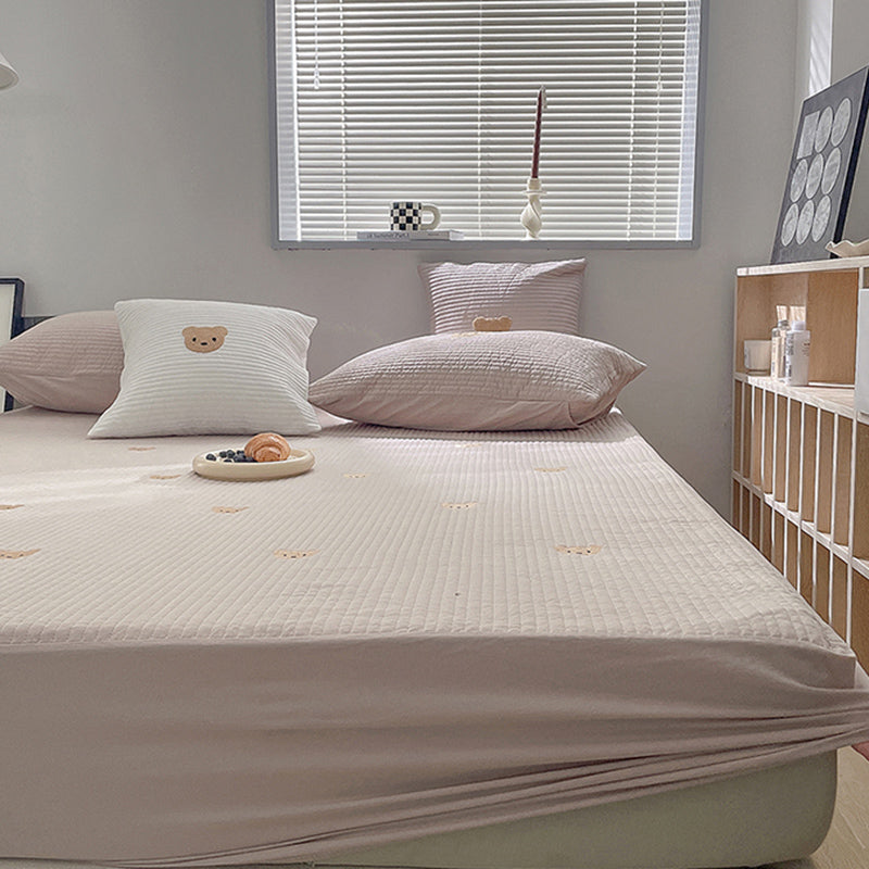 Modern Bed Sheet Bear Pattern Non-pilling Breathable Skin-friendly Sheet Bed Set