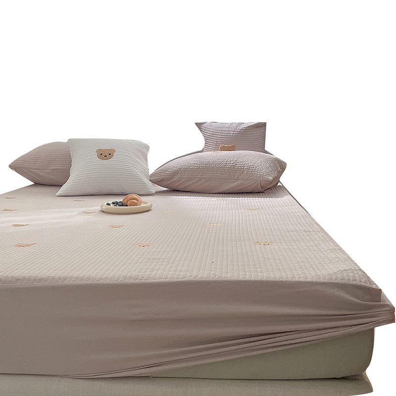 Modern Bed Sheet Bear Pattern Non-pilling Breathable Skin-friendly Sheet Bed Set