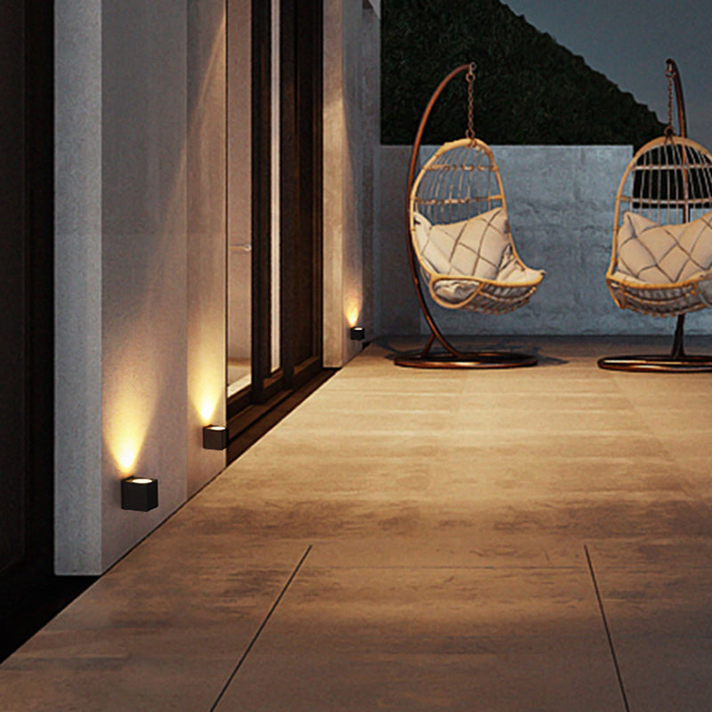 Aluminum and Glass LED Wall Lighting in Black Contemporary Wall Mount Fixture