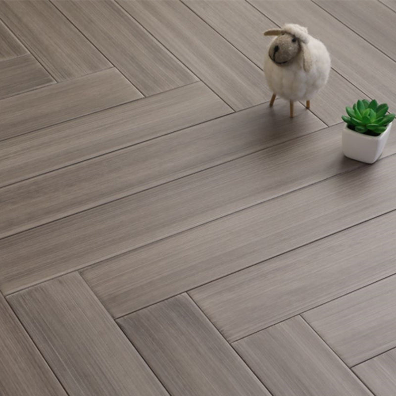 Modern Wood Flooring Wire Brushed Water Resistant Click-Locking Wood Tile