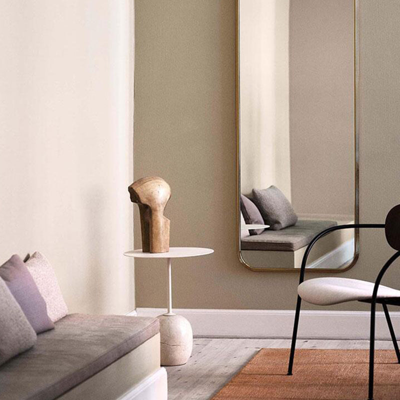 Modern Round Metal Side Table 15.74" Wide Pedestal End Table