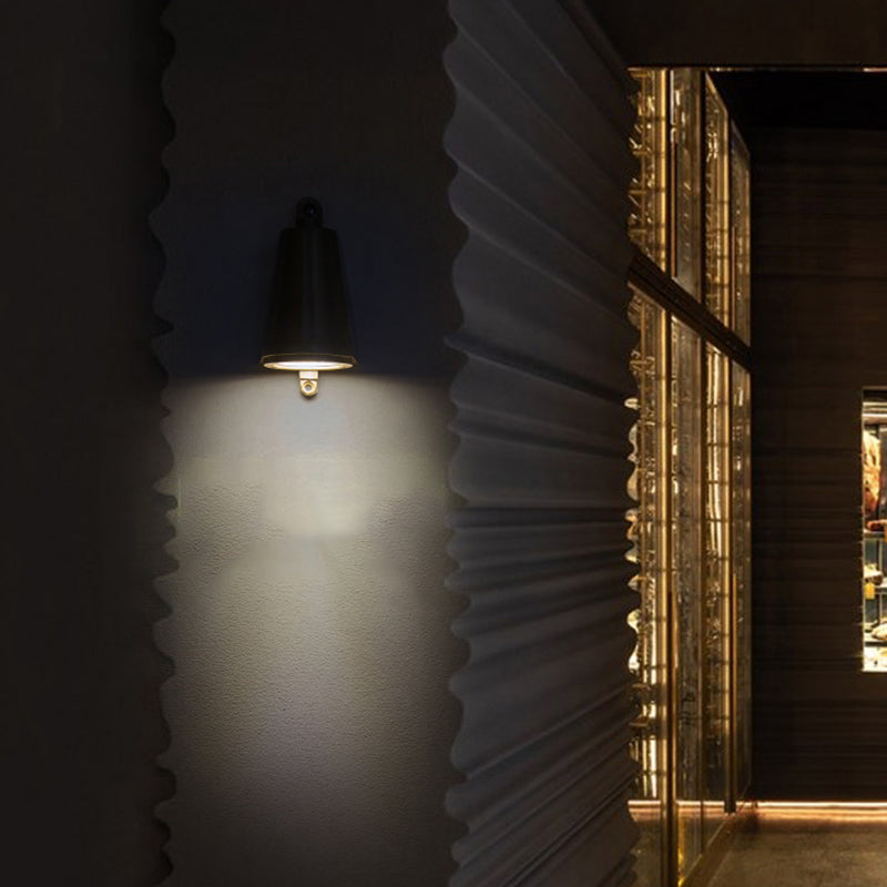 Modern Metal Wall Sconce Trapezoid Shape Wall Light with Glass Shade for Courtyard