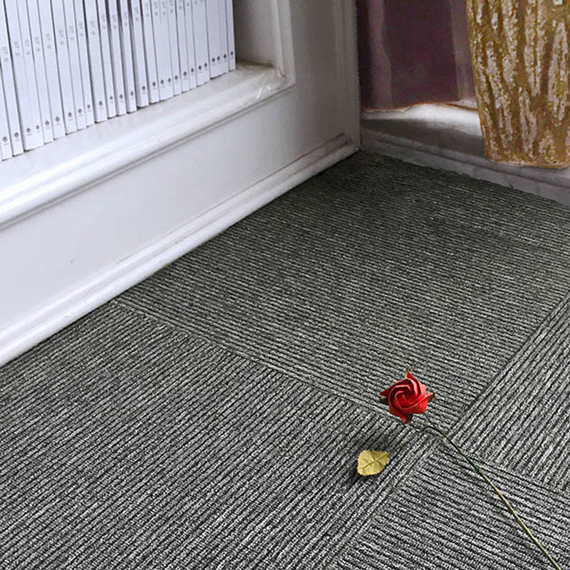 Modern Carpet Tiles Self Adhesive Level Loop Stain Resistant Carpet Tile