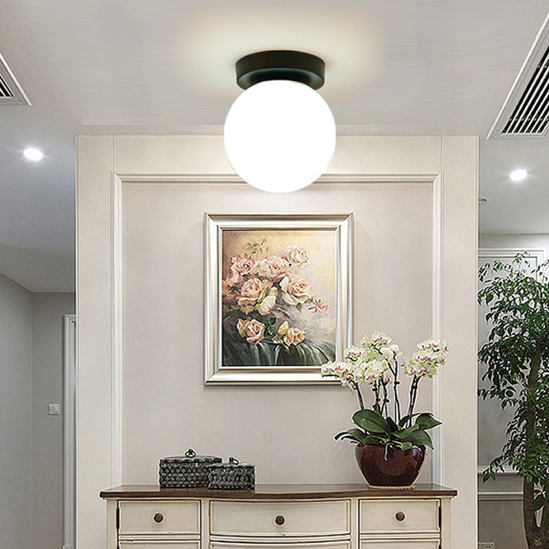 Foyer-inbouwverlichting met één lamp Minimalistische plafondlamp met bolvormige glazen kap