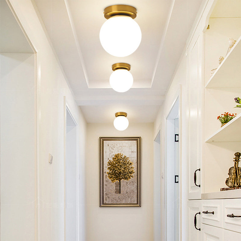 Foyer-inbouwverlichting met één lamp Minimalistische plafondlamp met bolvormige glazen kap