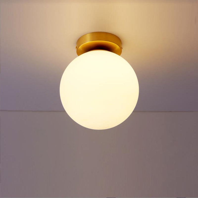 Foyer-inbouwverlichting met één lamp Minimalistische plafondlamp met bolvormige glazen kap