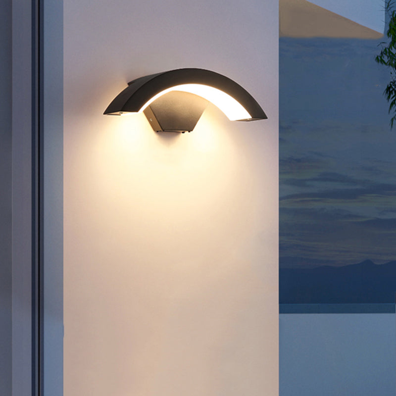 Simple Wall Sconce Curve Outdoor Sconce Light Fixture in Black