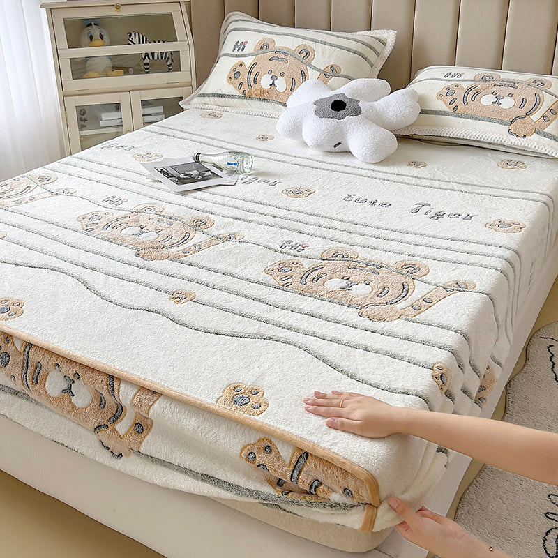 Animal Print Super Soft Modern Fitted Flannel Sheet for Bedroom