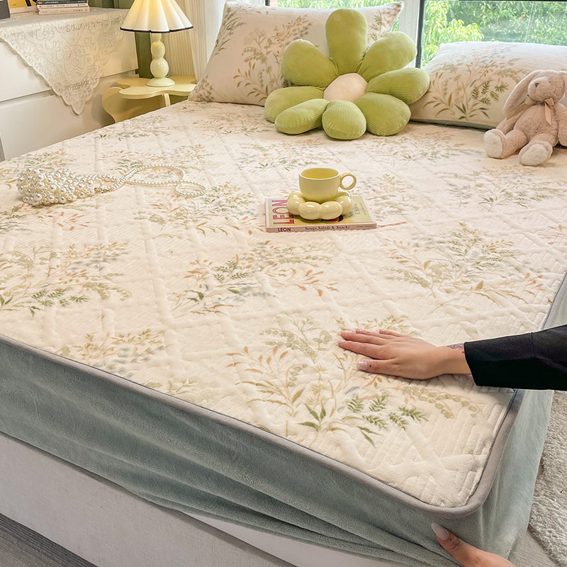 Modern Fitted Sheet Cartoon Print Wrinkle-Free Fade Resistant Flannel Fitted Sheet