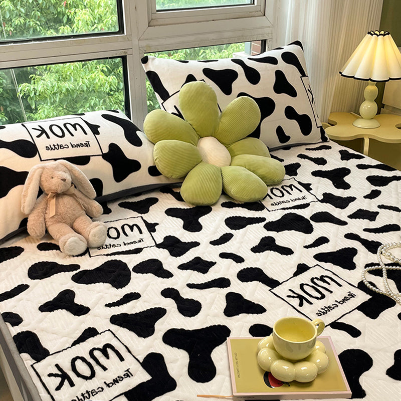 Modern Fitted Sheet Cartoon Print Wrinkle-Free Fade Resistant Flannel Fitted Sheet